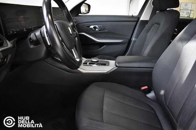 BMW 320d 48V xDrive Touring Business Advantage